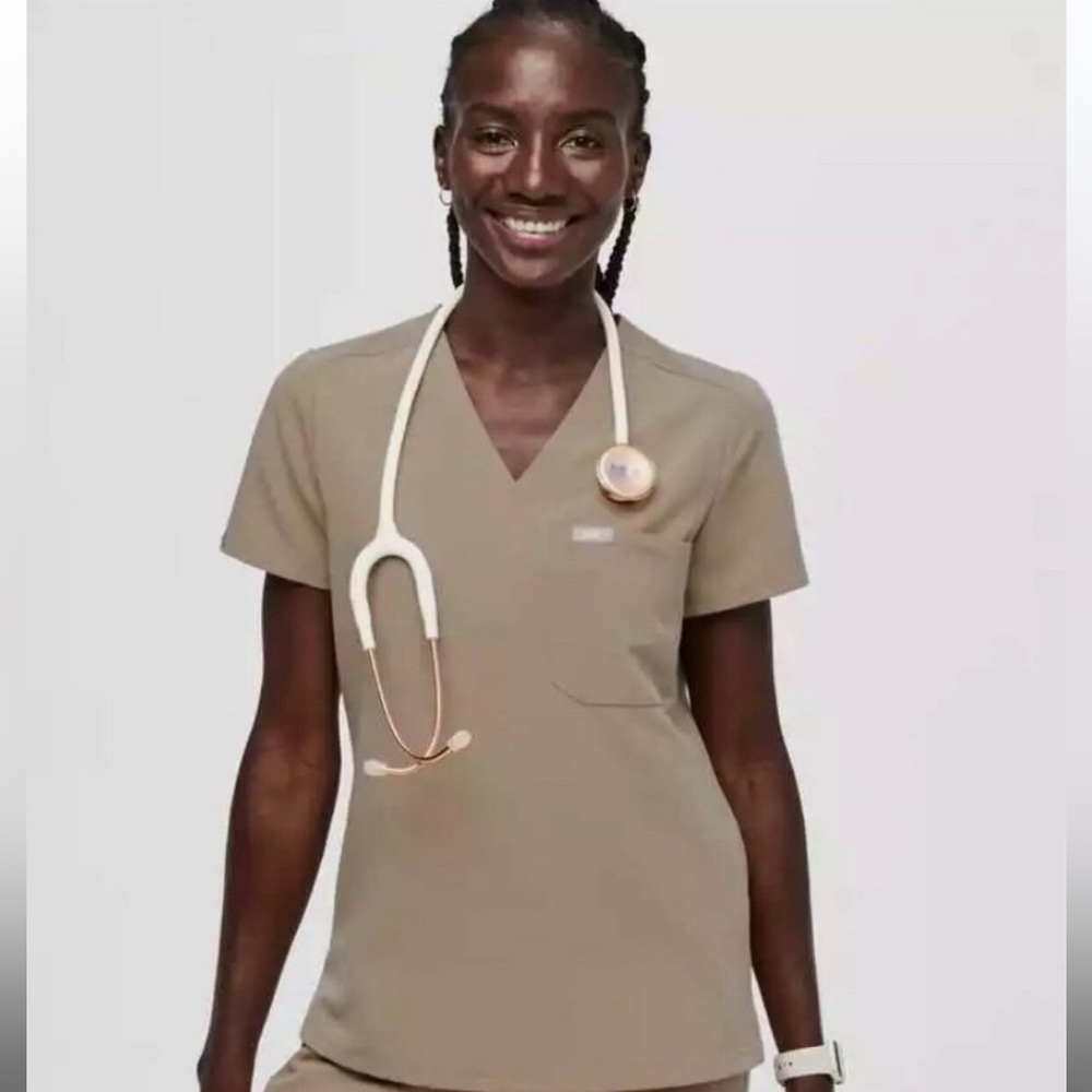 FIGS Women's Latte Catarina One-Pocket Scrub Top